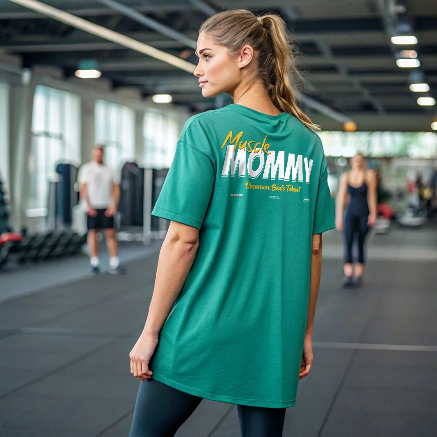 Camiseta oversize gym mujer muscle mommy en underrated.es