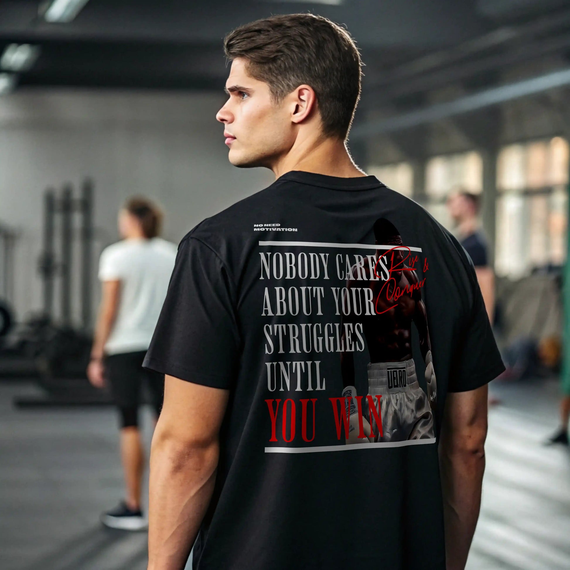 Camiseta oversize RISE & CONQUER