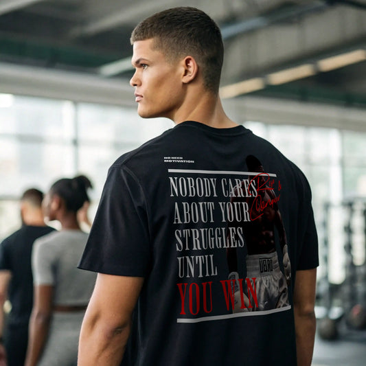 Camiseta oversize RISE & CONQUER