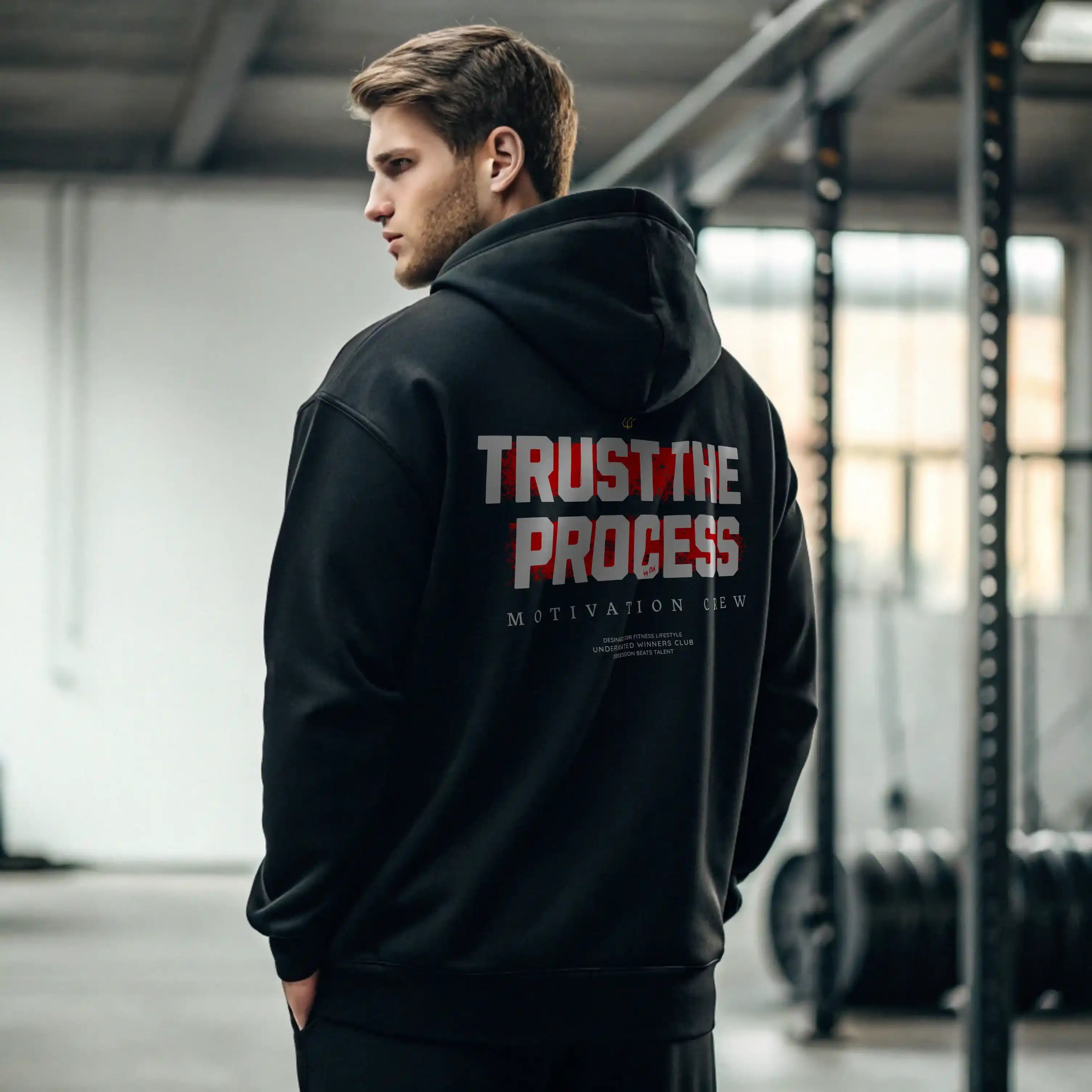Sudadera gym TRUST THE PROCESS BLACK en Underrated.es