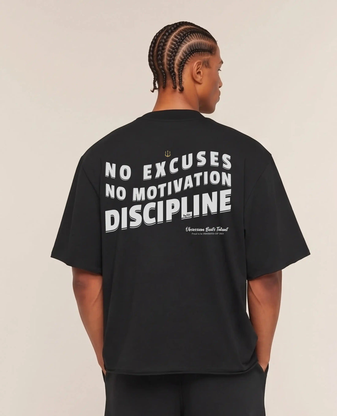 CAMISETA OVERSIZE GYM NO EXCUSES NO MOTIVATION DISCIPLINE