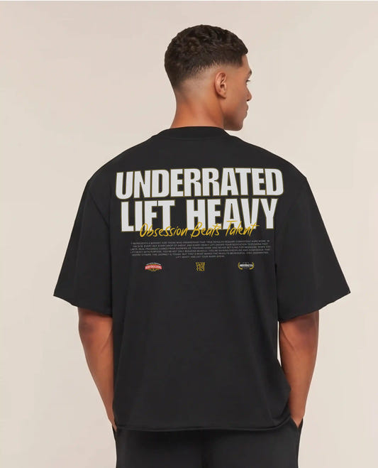 CAMISETA OVERSIZE GYM UNDERRATED LIFT HEAVY
