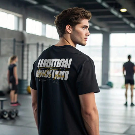 Camiseta oversize gym AMBITION negra para hombre - Underrated - vista de lado