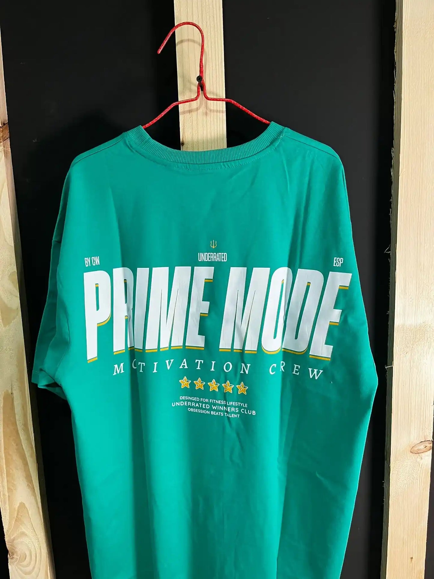 Camiseta oversize PRIME MODE verde en underrated.es