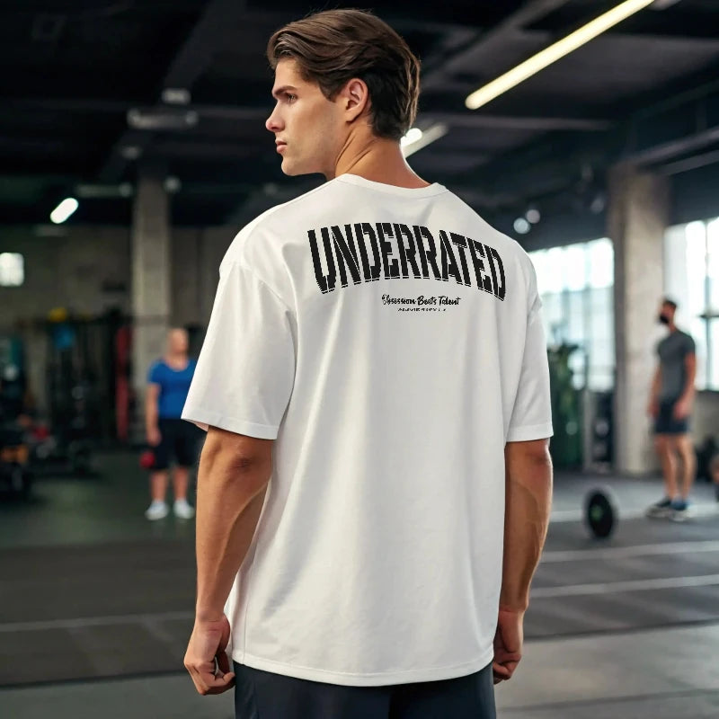 Camiseta oversize gym UNDERRATED OBT blanca para hombre - Underrated - vista de espaldas
