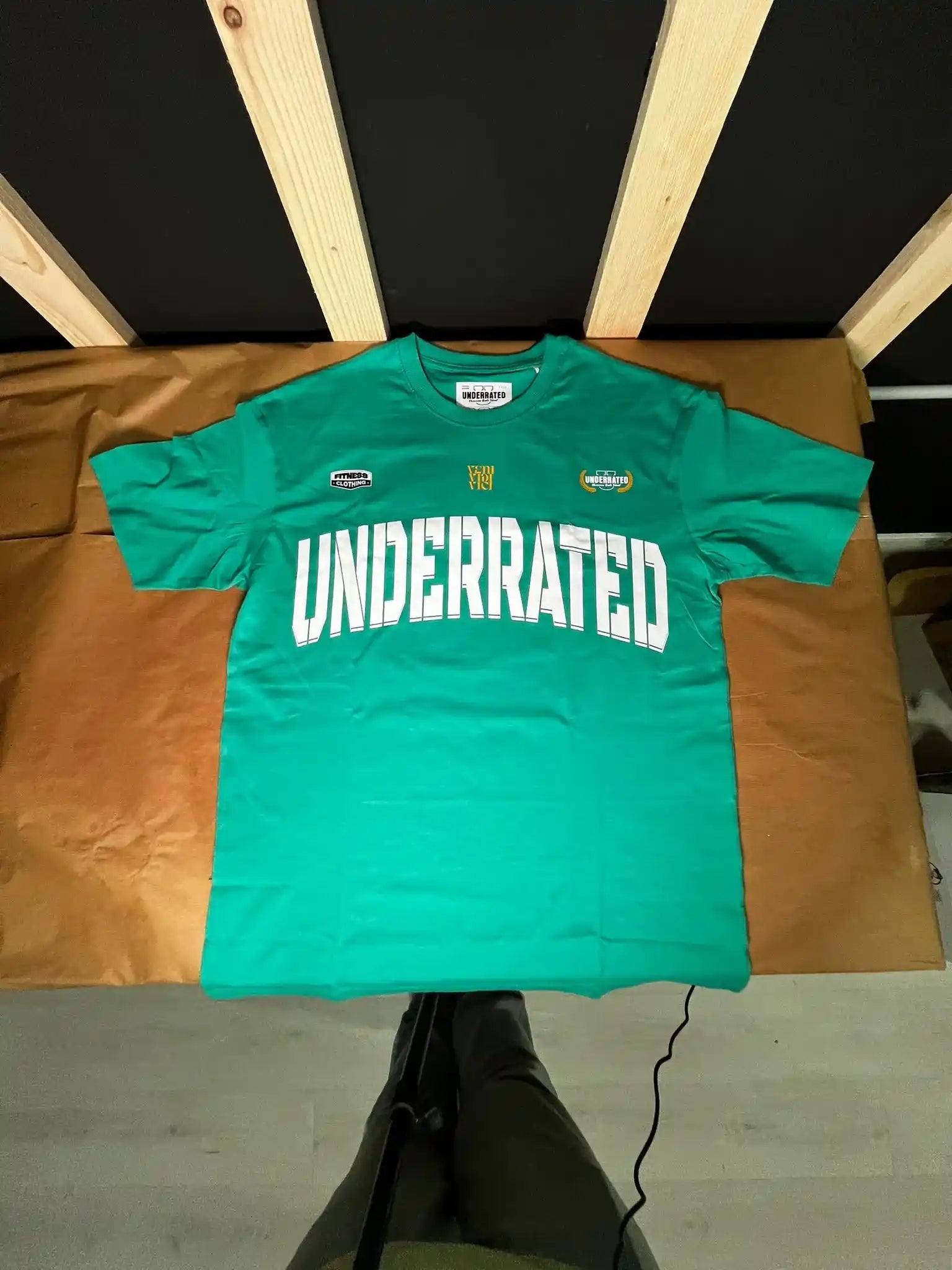Camiseta oversize UNDERRATED VENI VIDI VICI