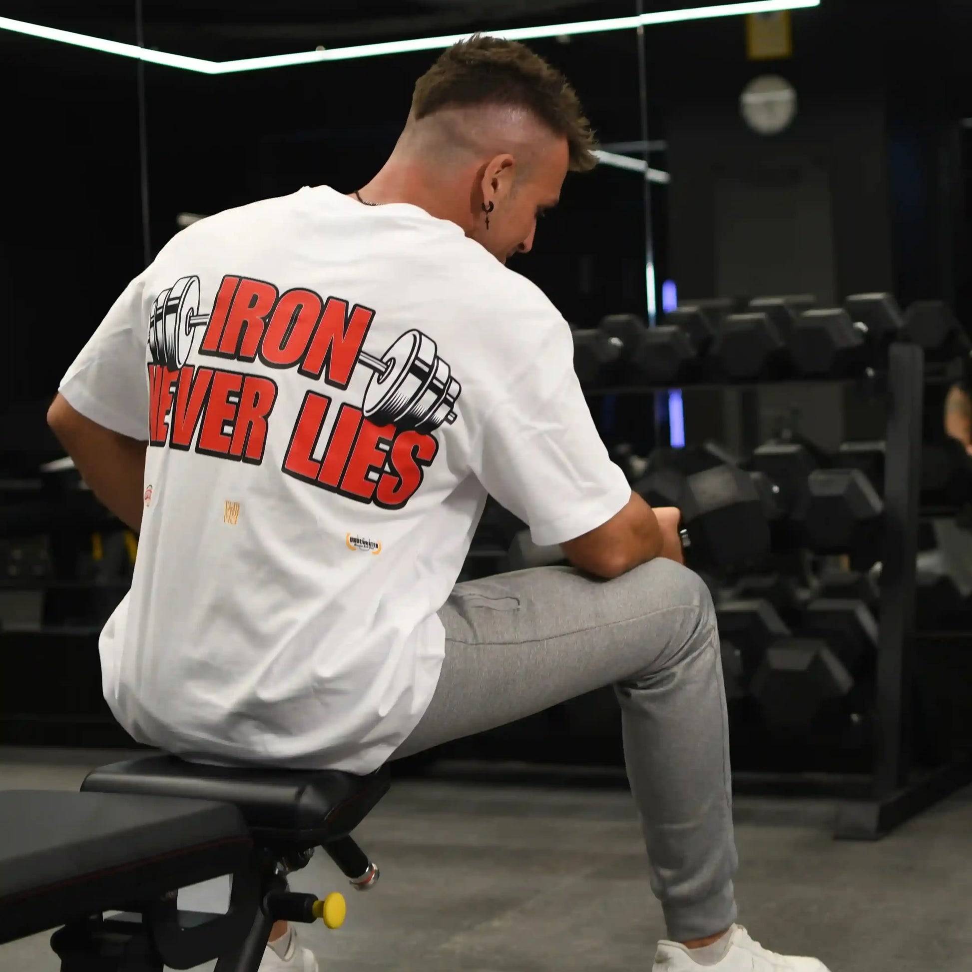 Camiseta oversize gym IRON NEVER LIES en underrated.es