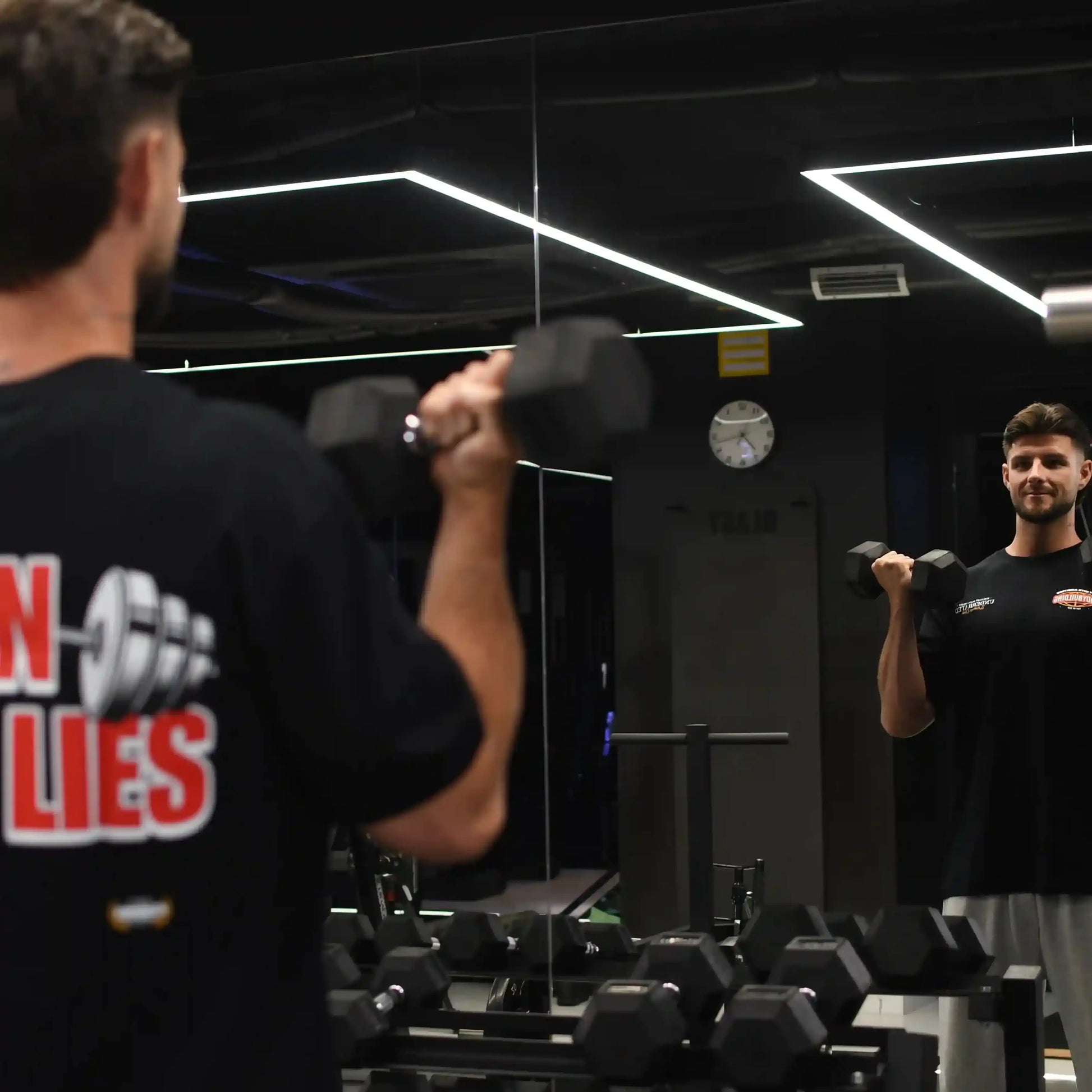 Camiseta oversize gym IRON NEVER LIES en underrated.es