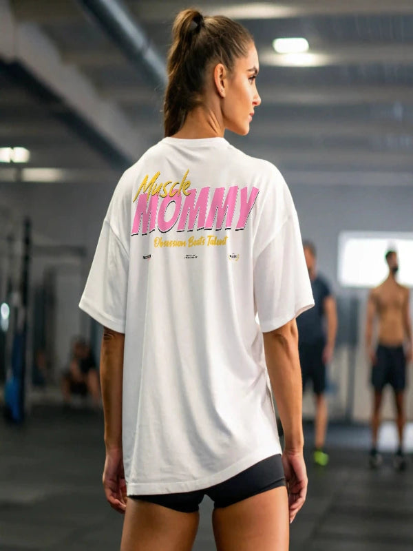 Camiseta oversize gym mujer muscle mommy en underrated.es