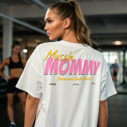 Camiseta oversize mujer MUSCLE MOMMY EN UNDERRATED.ES