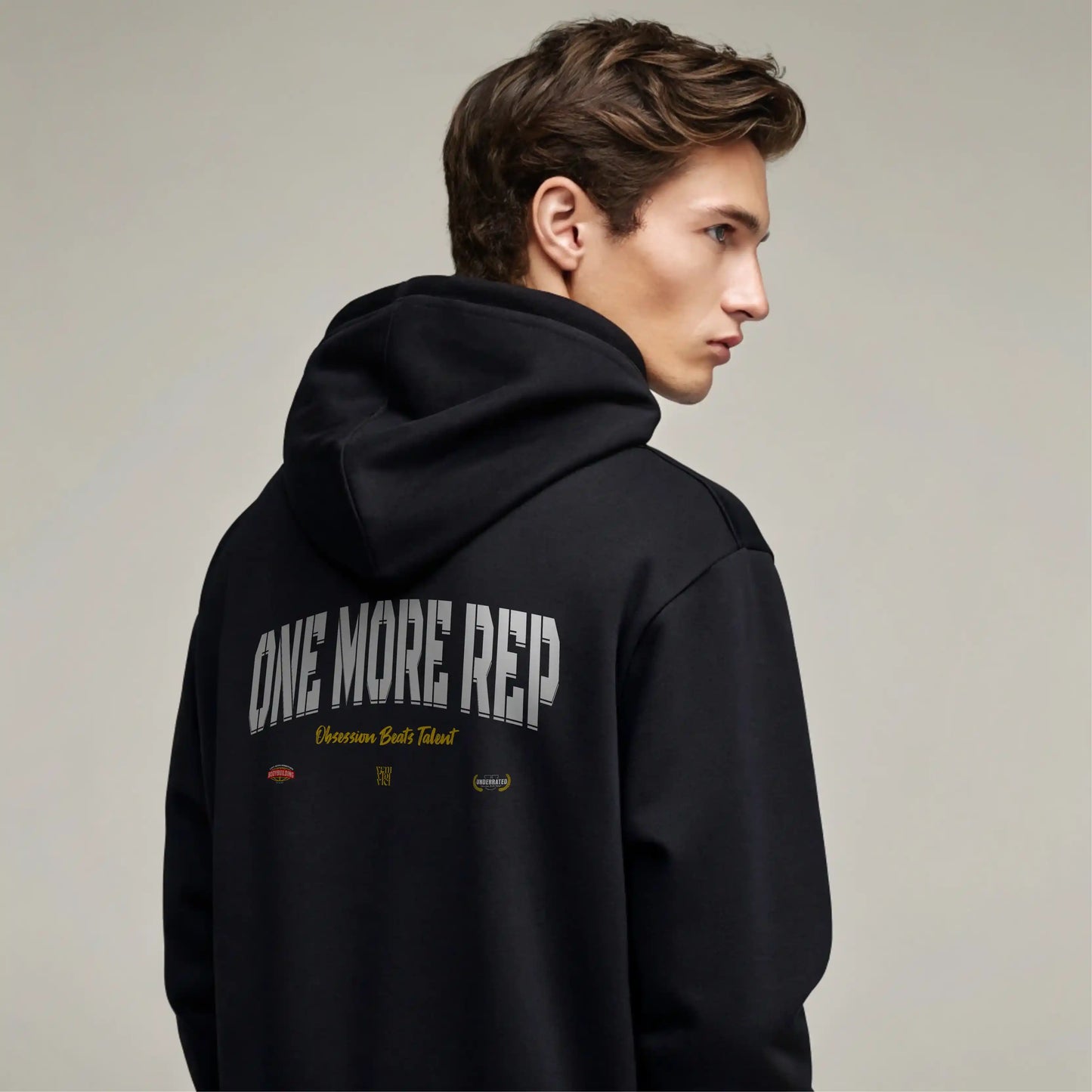 Sudadera gym negra ONE MORE REP en underrated.es