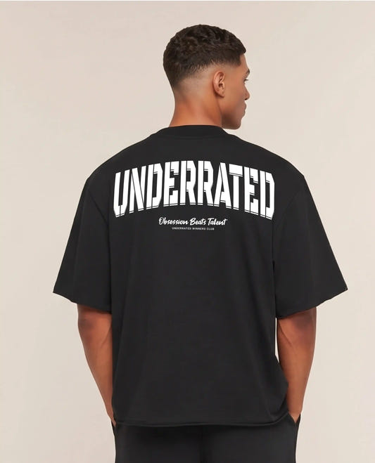 UNDERRATED OBT OVERSIZE en el estudio de fotografía