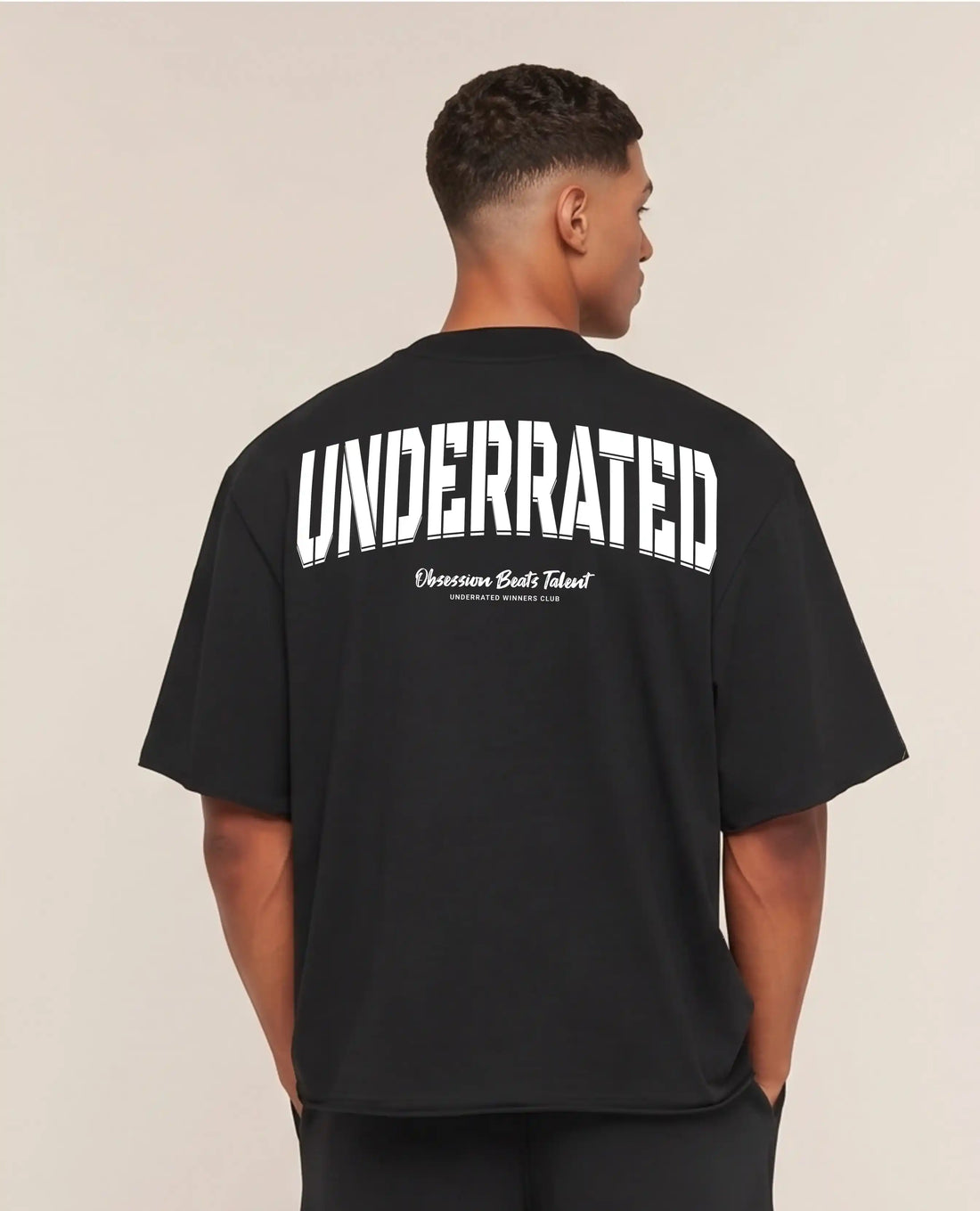 UNDERRATED OBT OVERSIZE en el gimnasio